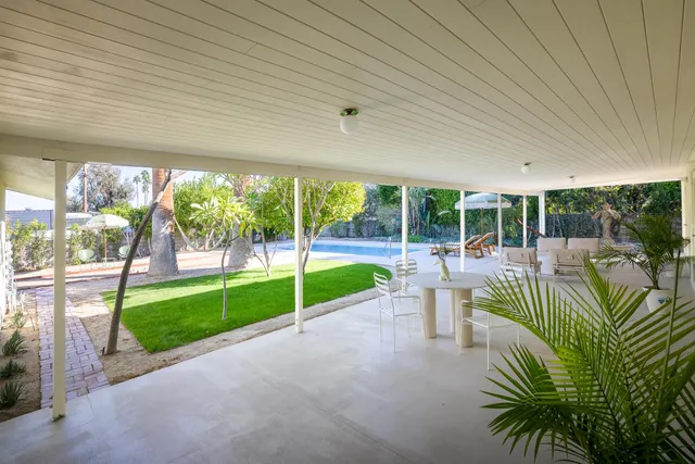 $1,395,000 | 298 North Farrell Drive, Palm Springs, CA 92262