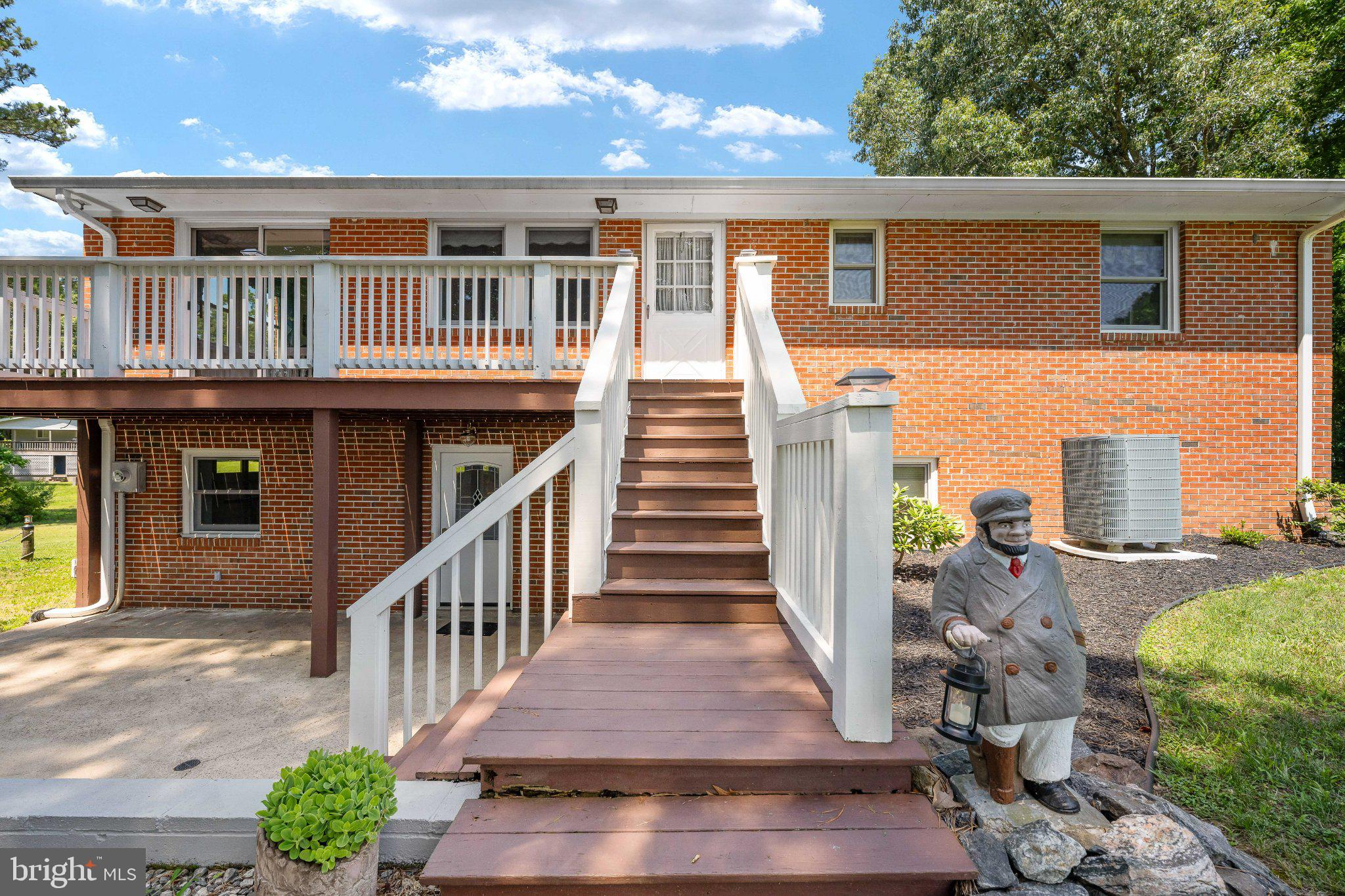 279 Harbor Drive Reedville, VA 22539 - Photo 7 of 97 Multi-tiered deck