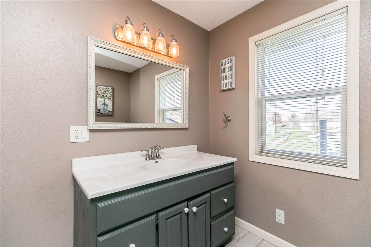 1535 Plainview Road Ely, IA 52227 - Photo 41 of 49 Gallery Image 41
