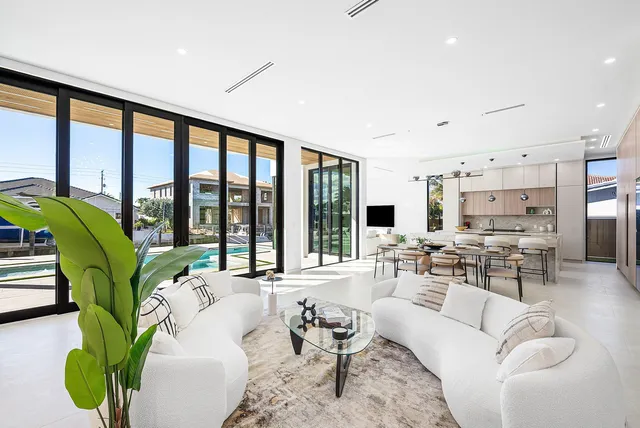 $6,495,000 | 750 Northeast 69th Street, Boca Raton, FL 33487