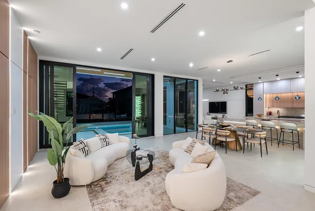 $6,495,000 | 750 Northeast 69th Street, Boca Raton, FL 33487