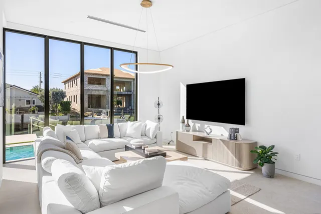 $6,495,000 | 750 Northeast 69th Street, Boca Raton, FL 33487