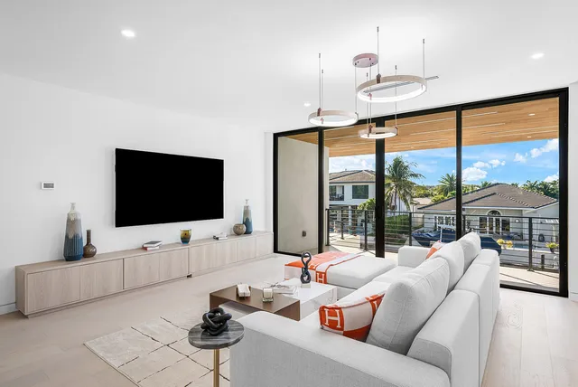 $6,495,000 | 750 Northeast 69th Street, Boca Raton, FL 33487