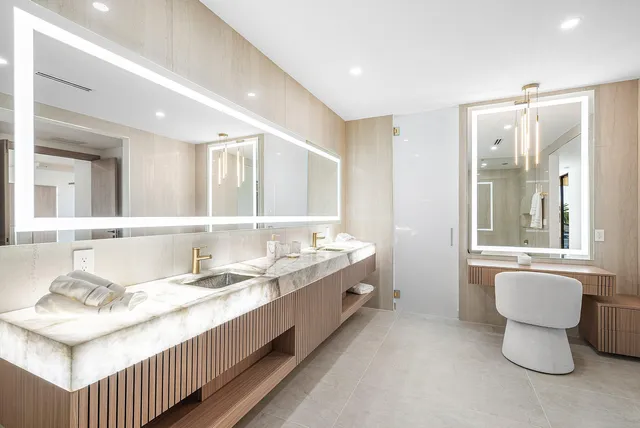 $6,495,000 | 750 Northeast 69th Street, Boca Raton, FL 33487