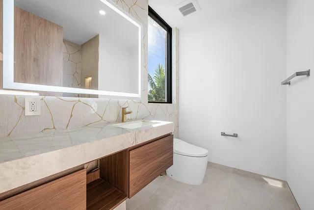 $6,495,000 | 750 Northeast 69th Street, Boca Raton, FL 33487