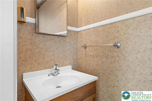 $445,000 | 5139 Tilghman Street, Coopersburg, PA 18036