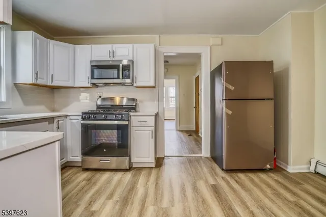 $2,200 | 84 Magnolia Street, Unit 2R, Belleville, NJ 07109