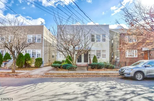 $2,200 | 84 Magnolia Street, Unit 2R, Belleville, NJ 07109