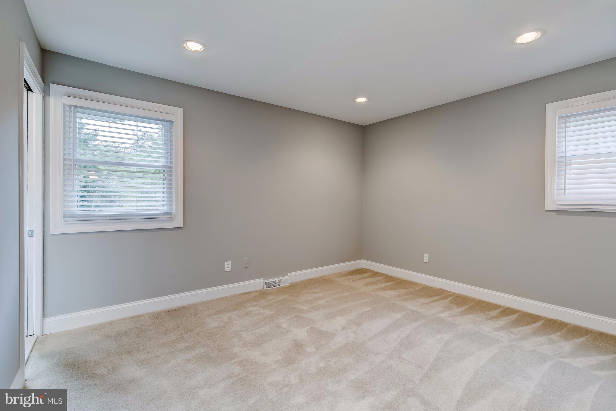 625 Edwards Road Annapolis, MD 21409 - Photo 9 of 30 a view of an empty room with a window