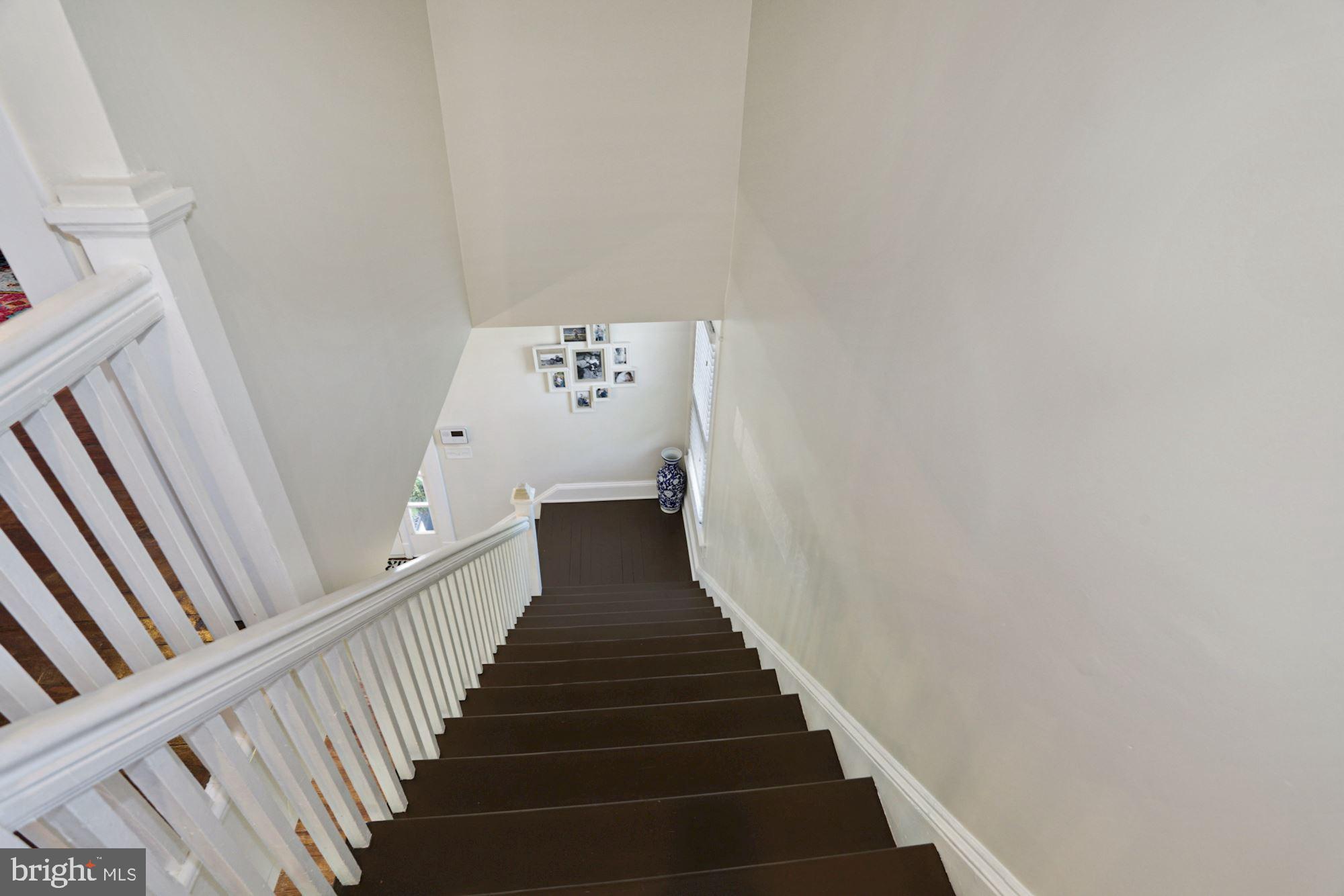 372 Forest Beach Road Annapolis, MD 21409 - Photo 18 of 49 Original Staircase