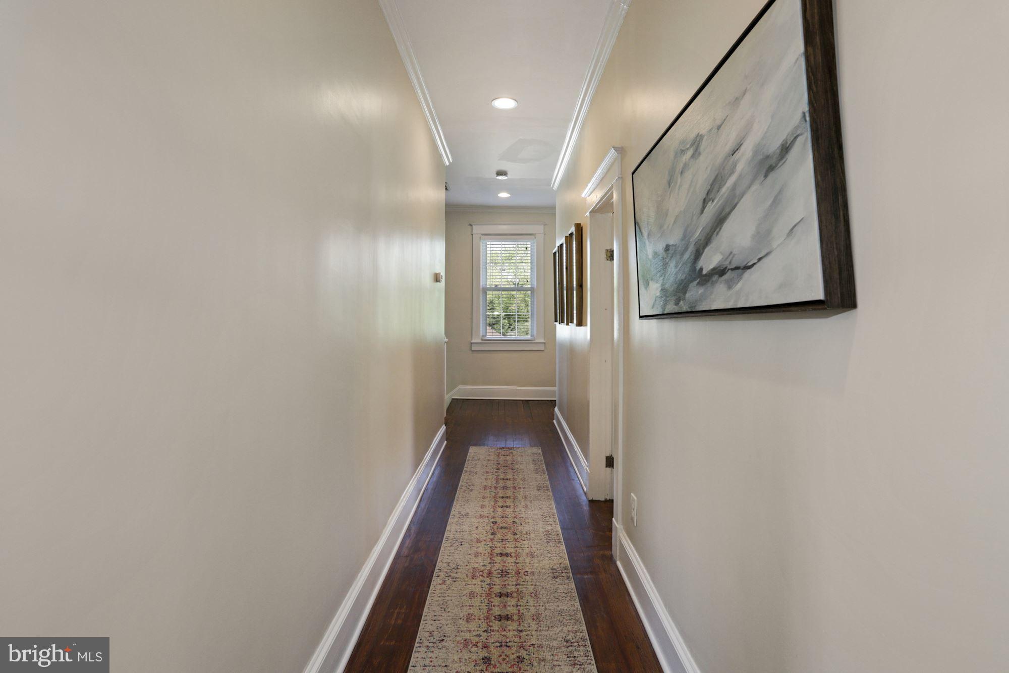 372 Forest Beach Road Annapolis, MD 21409 - Photo 24 of 49 2nd Floor Hall