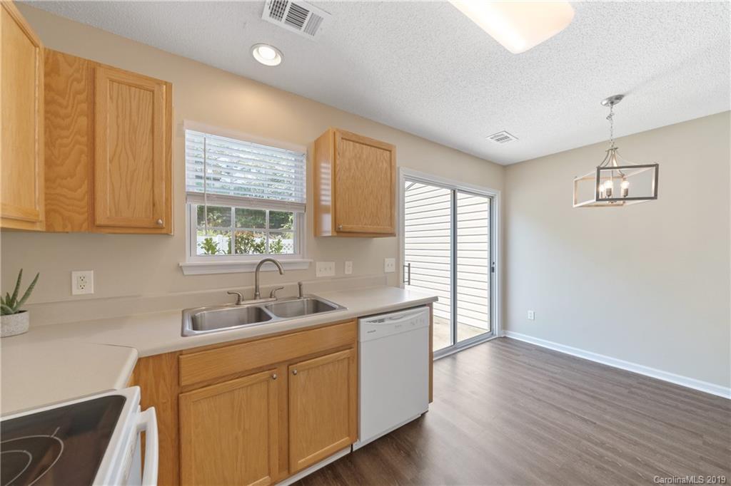 10514 Broken Branch Road Charlotte, NC 28213 - Photo 12 of 20 Gallery Image 12