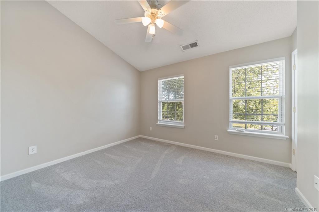 10514 Broken Branch Road Charlotte, NC 28213 - Photo 13 of 20 Gallery Image 13