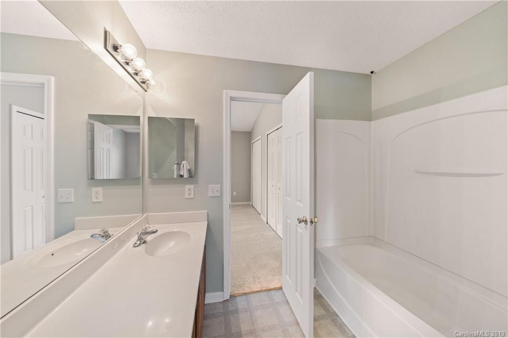 10514 Broken Branch Road Charlotte, NC 28213 - Photo 19 of 20 Gallery Image 19