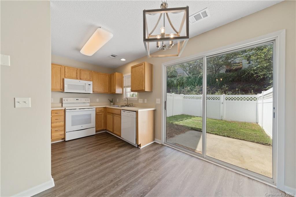 10514 Broken Branch Road Charlotte, NC 28213 - Photo 10 of 20 Gallery Image 10