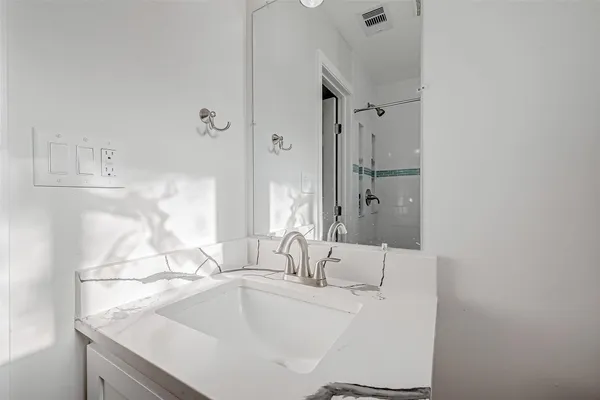 $2,200 | 1612 2nd Street, League City, TX 77573