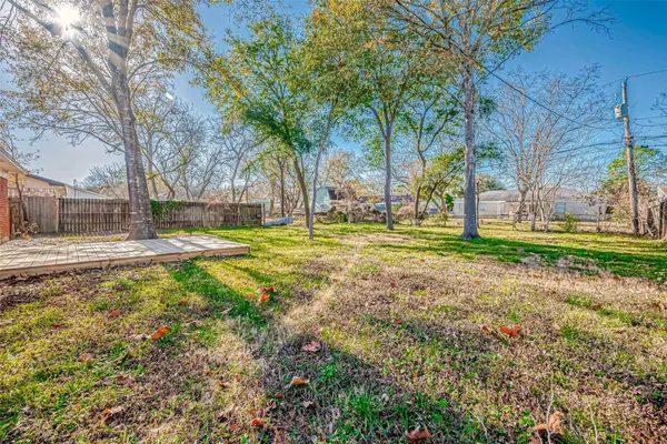 $2,200 | 1612 2nd Street, League City, TX 77573