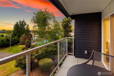 $498,000 | 2501 Canterbury Lane East, Unit 319, Seattle, WA 98112