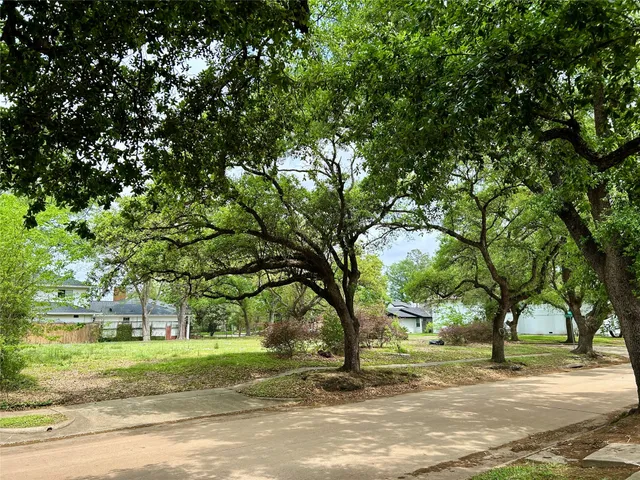 $495,000 | 9410 Cranleigh Court, Houston, TX 77096