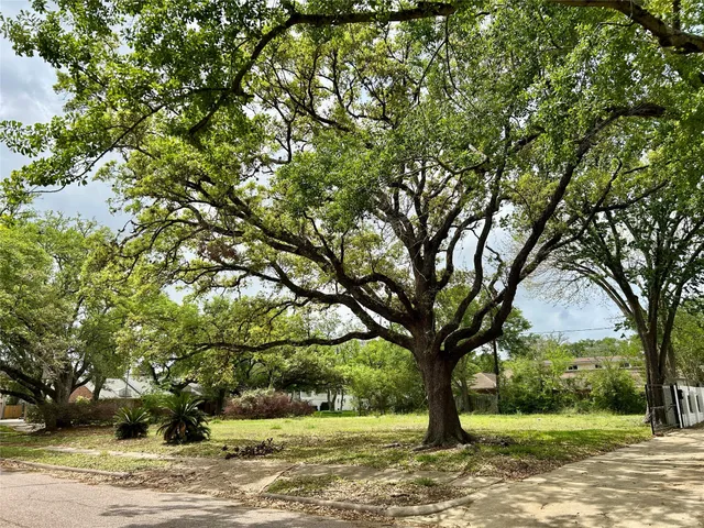 $495,000 | 9410 Cranleigh Court, Houston, TX 77096