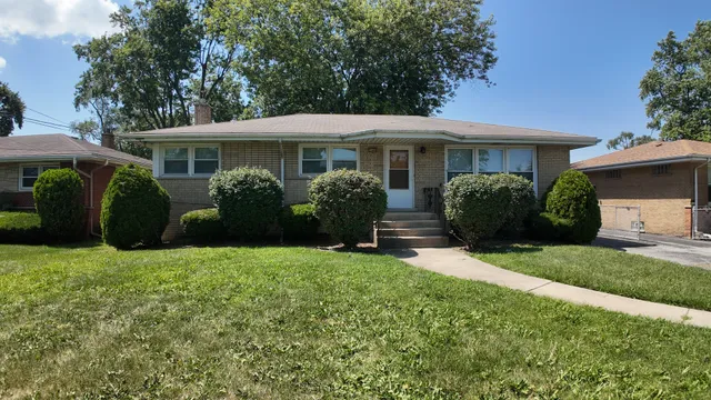 $220,000 | 15444 State Street, South Holland, IL 60473