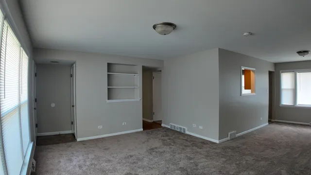 $220,000 | 15444 State Street, South Holland, IL 60473