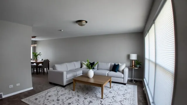 $220,000 | 15444 State Street, South Holland, IL 60473