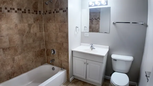 $220,000 | 15444 State Street, South Holland, IL 60473