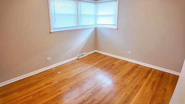 $220,000 | 15444 State Street, South Holland, IL 60473