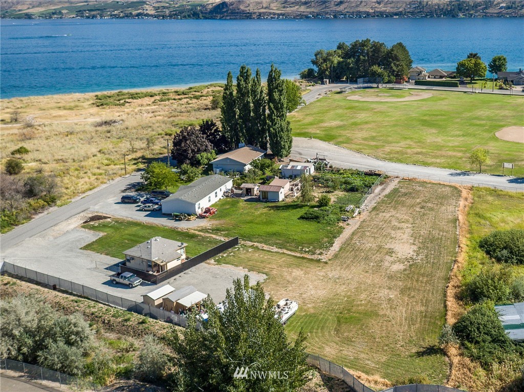 42 South Madeline Road Manson, WA 98831 - Photo 5 of 16 Gallery Image 5