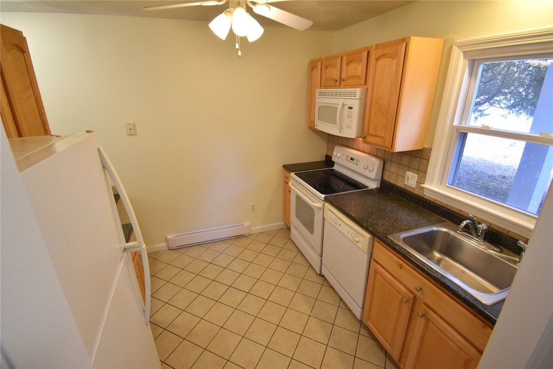 9 Crestview Drive, Unit C Westerly, RI 02891 - Photo 6 of 29