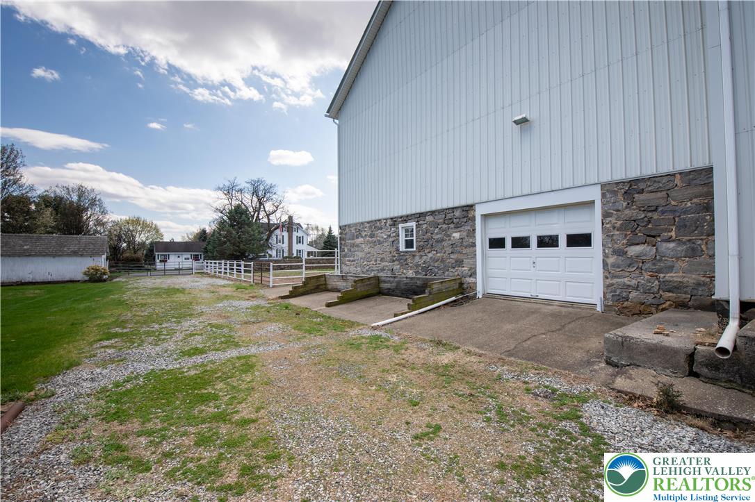 4006 Hecktown Road Bethlehem, PA 18020 - Photo 46 of 100