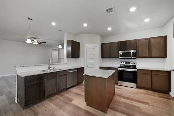 $1,795 | 25172 Pacific Wren Drive, Magnolia, TX 77354