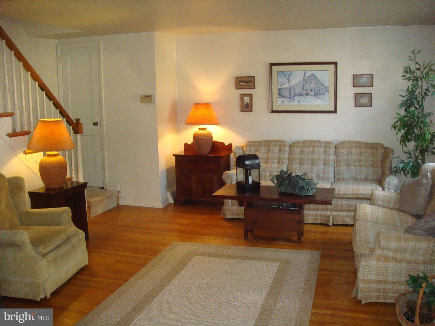 224 Gibbons Road Springfield, PA 19064 - Photo 3 of 20