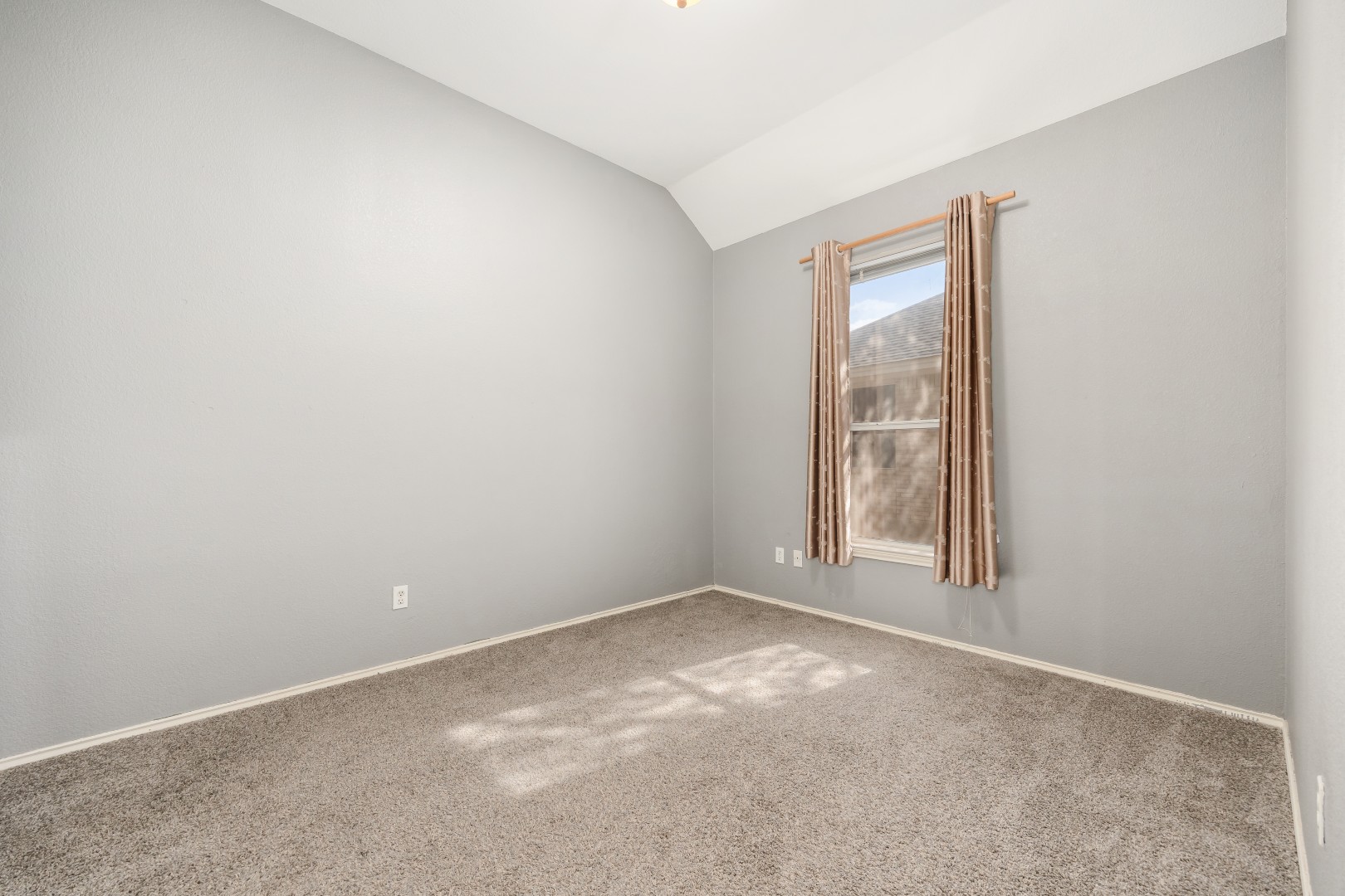 1108 Antelope Ridge Cedar Park, TX 78613 - Photo 3 of 39 High vaulted ceilings and soft carpeting create a serene and comfortable atmosphere.