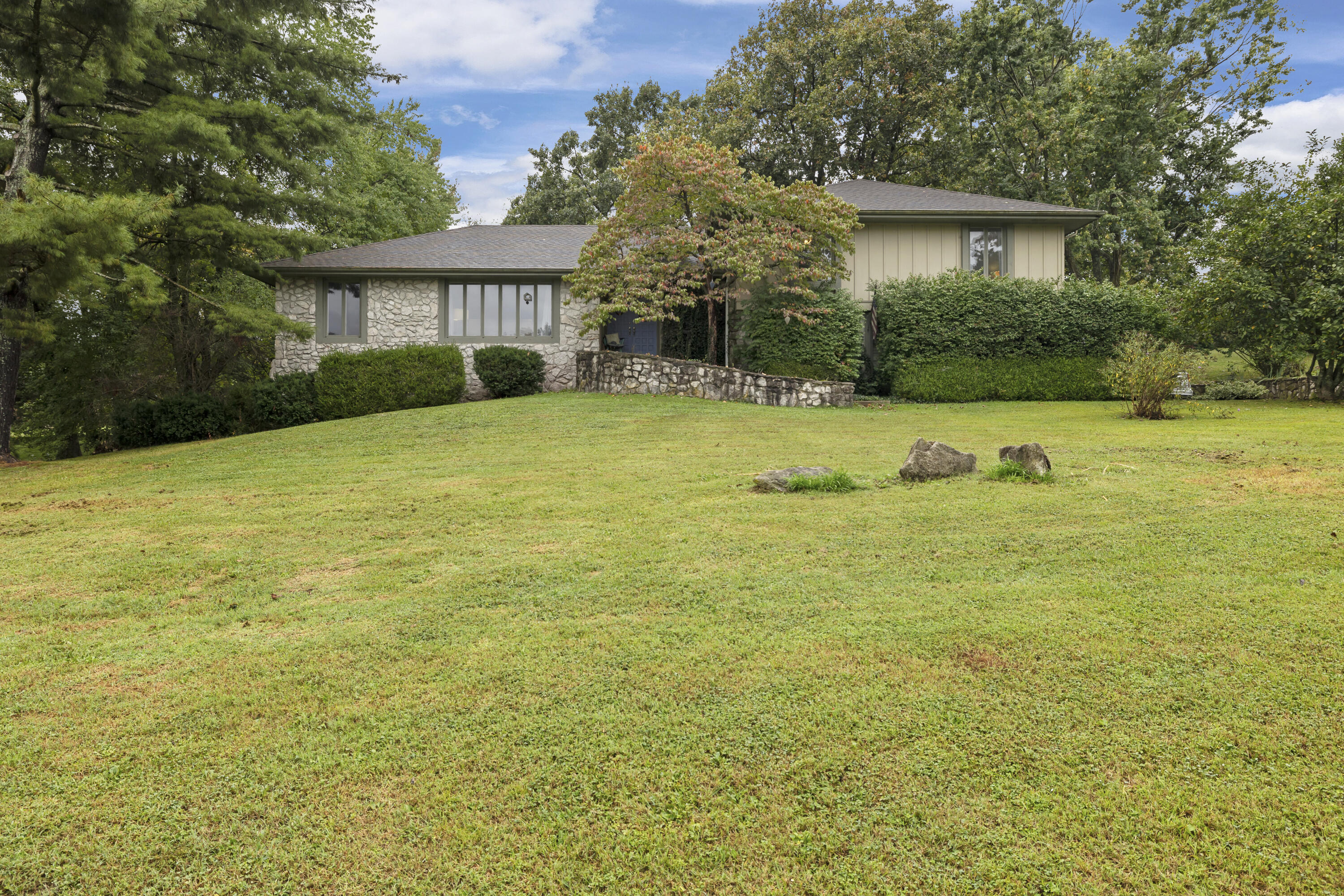 2846 East Wildwood Road Springfield, MO 65804 - Photo 1 of 1 _MG_5493