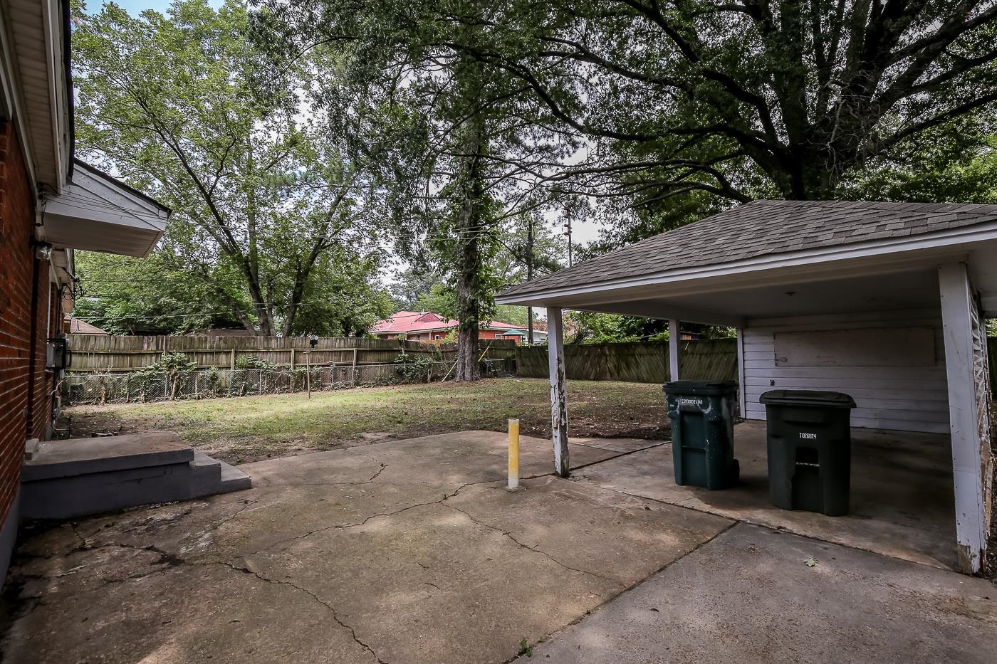 746 Waring Road Memphis, TN 38122 - Photo 14 of 16 View of patio / terrace