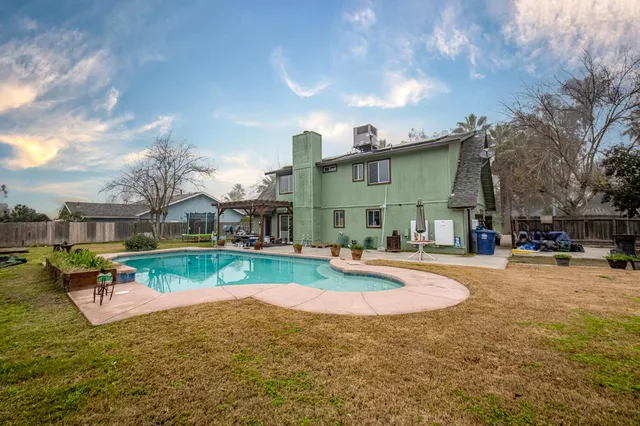 $500,000 | 14531 West Kearney Boulevard, Kerman, CA 93630