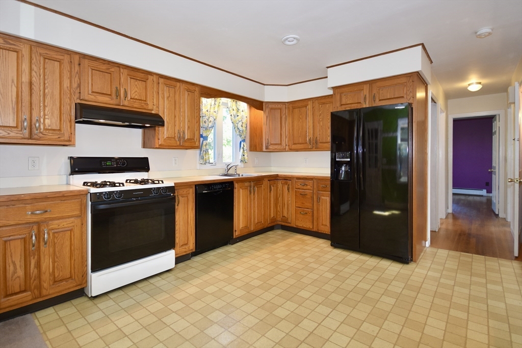 317 Slocum Road Dartmouth, MA 02747 - Photo 7 of 30 Gallery Image 7