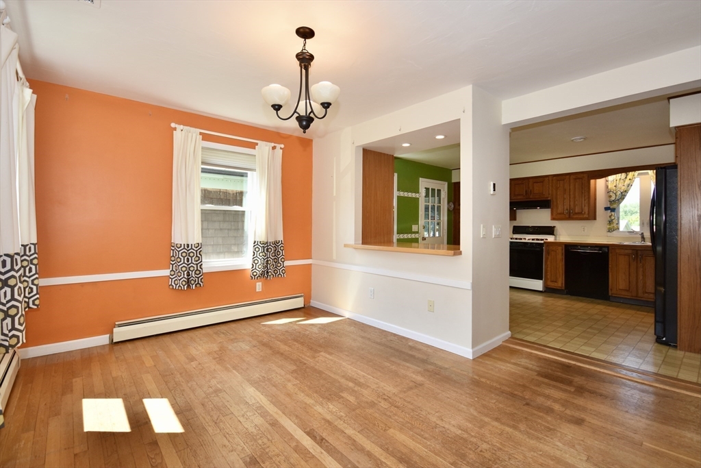 317 Slocum Road Dartmouth, MA 02747 - Photo 10 of 30 Gallery Image 10