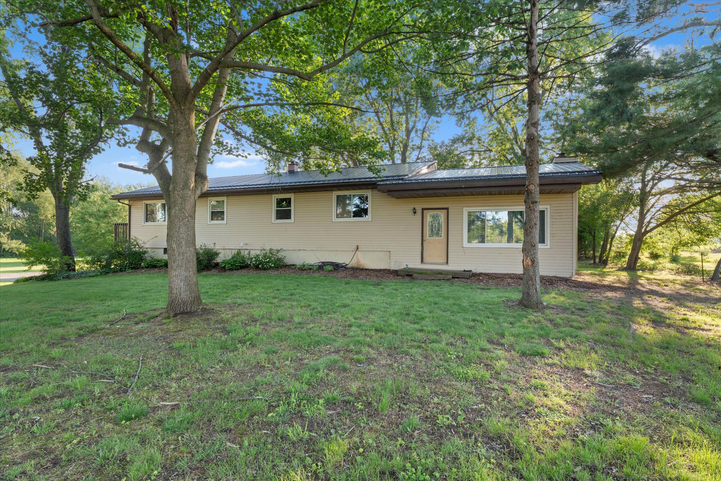 70600 Conrad Road Niles, MI 49120 - Photo 3 of 37 03-DSC05981