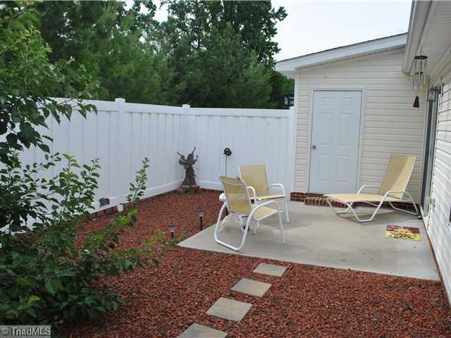 2124 Weststone Road Clemmons, NC 27012 - Photo 5 of 10 Patio/Deck.
