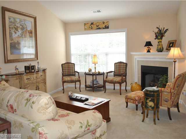 2124 Weststone Road Clemmons, NC 27012 - Photo 6 of 10 Living Room.