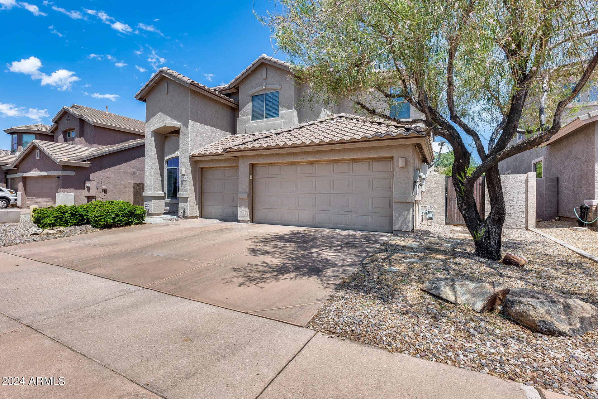 3214 West Sentinel Rock Road Phoenix, AZ 85086 - Photo 5 of 61 Gallery Image 5