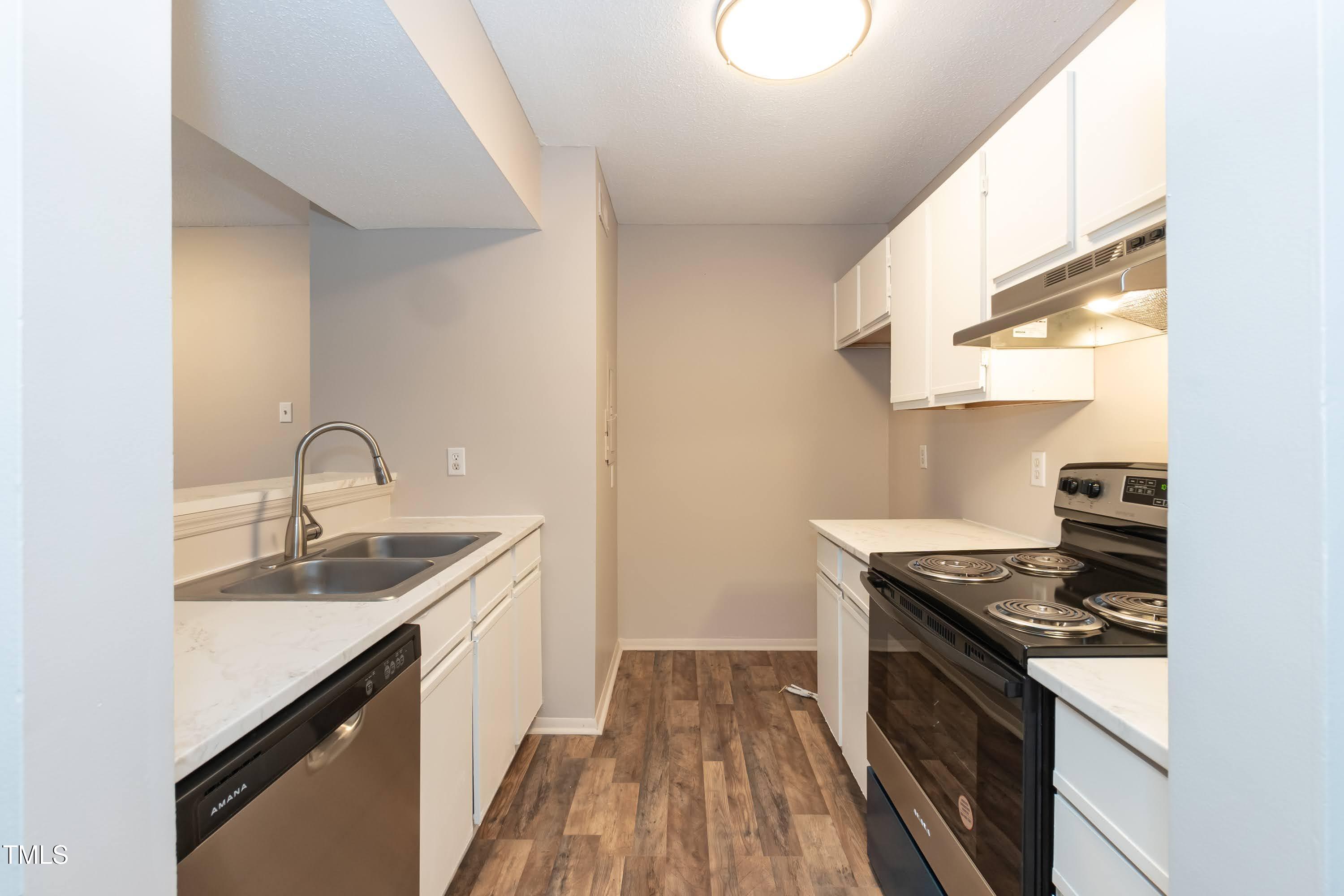 3704 Chimney Ridge Place, Unit 7 Durham, NC 27713 - Photo 7 of 17 Kitchen 03