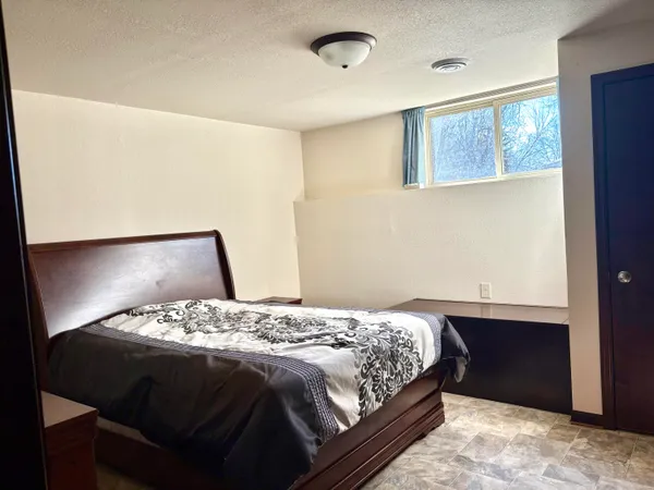 $649,900 | 6183 South 40th Street, Greenfield, WI 53221