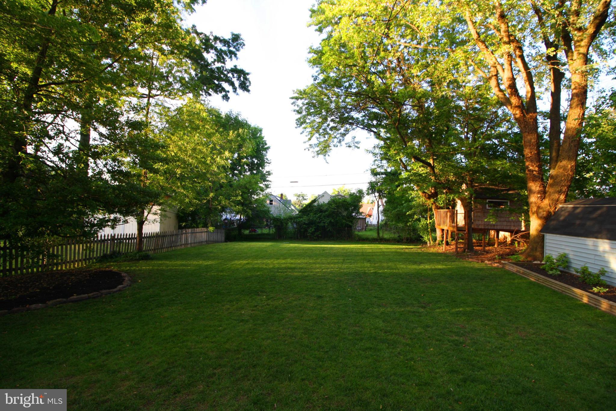 2518 Glencoe Road Baltimore, MD 21234 - Photo 8 of 48 Large Yard