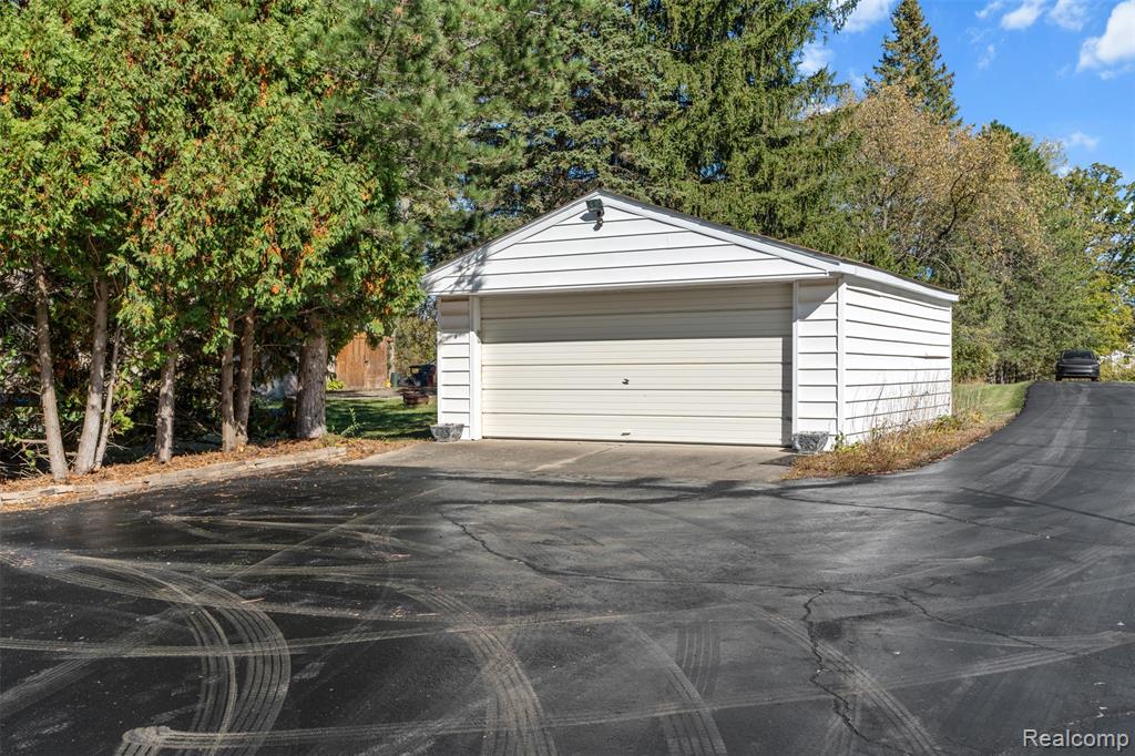 6125 Mabley Hill Road Fenton, MI 48430 - Photo 11 of 29