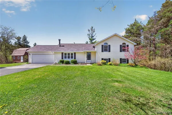 $435,000 | 1600 County Line Road, Alden, NY 14004
