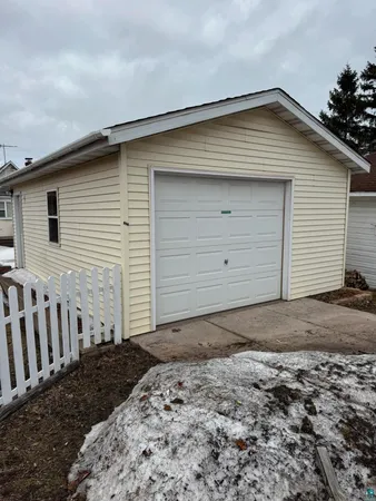 $179,900 | 806 5th Avenue, Two Harbors, MN 55616